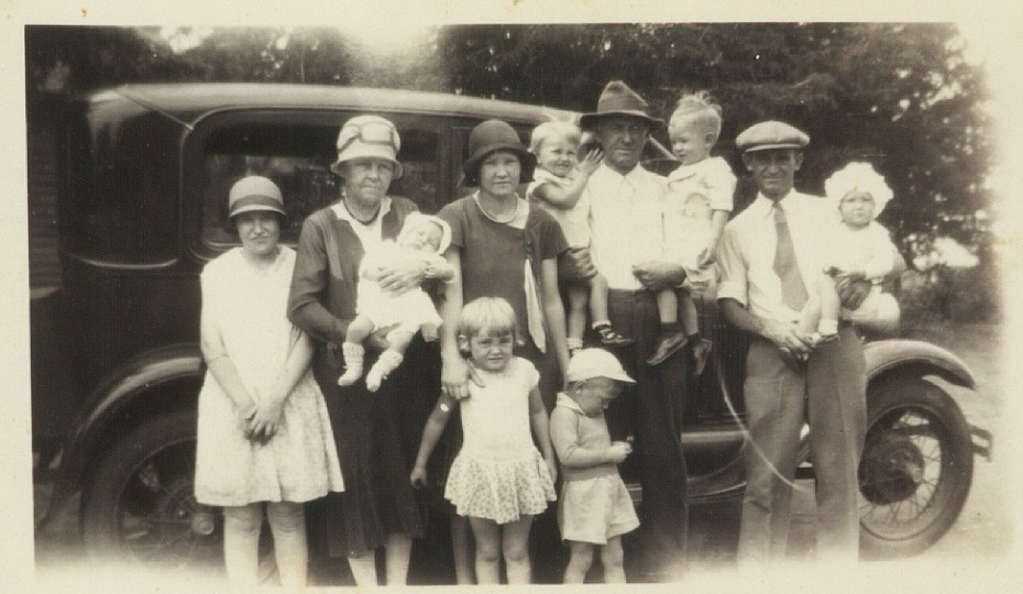 Photo of part of Frank Dalton's family Photo of part of Frank Dalton's family